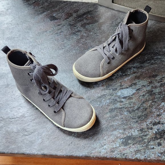 Cat & Jack Gray Canvas High-Top Sneakers Size 3 - Picture 2 of 16